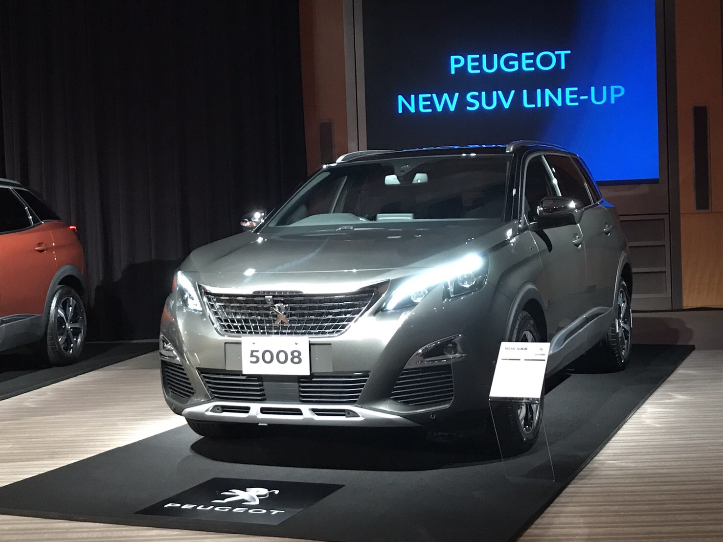 NEW SUV 5008 DEBUT☆”